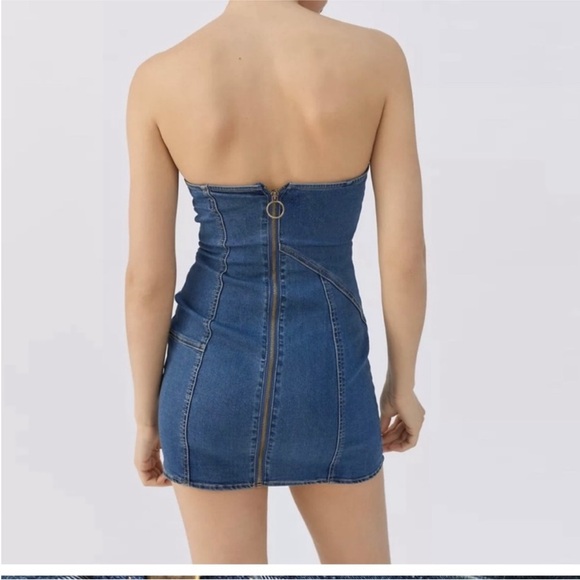 Stylish Blue Denim Strapless Dress - Picture 2 of 3
